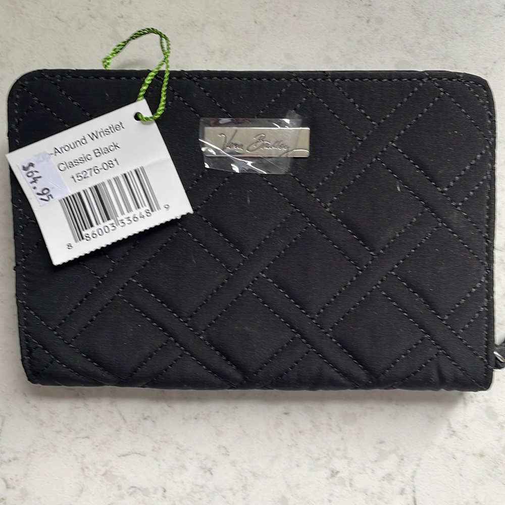 Brand New Vera Bradley Zip Around Wristlet Classic Black